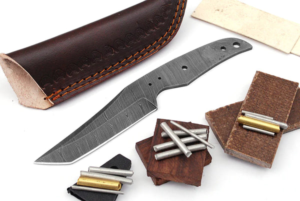 The Beauty and Durability of Damascus Steel Hunting Knives